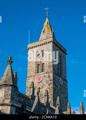 The Spire and Clock Tower of St Salvators Chapel, University of St Andrews, St Andrews, Fife, Schottland, Großbritannien, GB. Stockfoto