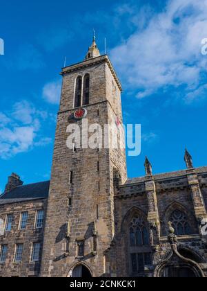 The Spire and Clock Tower of St Salvators Chapel, University of St Andrews, St Andrews, Fife, Schottland, Großbritannien, GB. Stockfoto