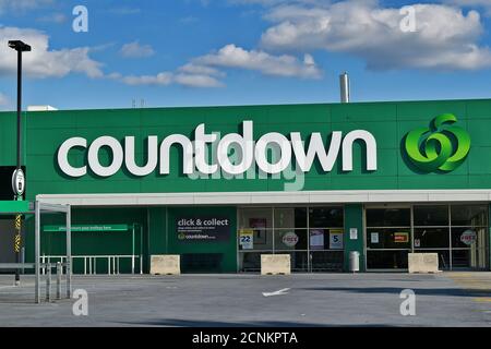 AUCKLAND, NEUSEELAND - 19. Apr 2019: Auckland / Neuseeland - 19 2019. April: Blick auf den Countdown Supermarkt im Highland Park Stockfoto