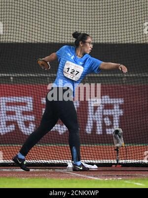 Shaoxing, Chinas Provinz Zhejiang. September 2020. Feng bin aus Shandong tritt beim Frauen-Diskuswerfen-Finale am 4. Tag der chinesischen Leichtathletik-Meisterschaften 2020 in Shaoxing, Ostchina, Provinz Zhejiang, am 18. September 2020 an. Quelle: Jia Yuchen/Xinhua/Alamy Live News Stockfoto