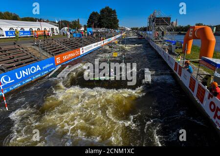 Prag, Tschechische Republik. September 2020. Die ECA KANUSLALOM Europameisterschaften 2020, Qualifikation der K1 Frauen Kategorie, am 18. September 2020, in Prag, Tschechische Republik. Kredit: VIT Simanek/CTK Foto/Alamy Live Nachrichten Stockfoto