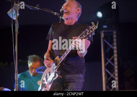 Bologna, Italien. September 2020. Giorgio Canali, ein eindringlicher und tiefgründiger Singer-Songwriter, ein absoluter Bezugspunkt für die italienische Independent-Musik, brachte auf der Bühne von TMB eine Rock-Show, die sowohl intim als auch intensiv ist. (Foto: Carlo Vergani/Pacific Press/Sipa USA) Quelle: SIPA USA/Alamy Live News Stockfoto