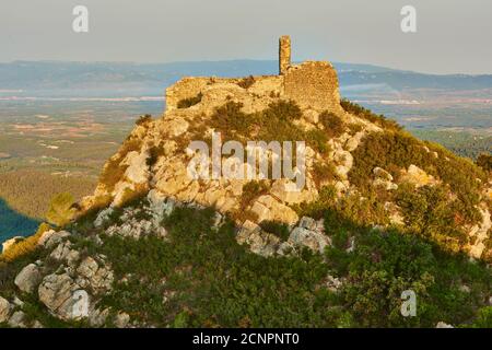 Burgruinen, Castell del Montmell, Inland, Provinz Tarragona, Katalonien, Spanien, Europa Stockfoto