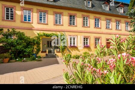 Klosteranlage in Pfaffen-Schwabenheim, Rheinhessen, Kulturgut nach Haager Konvention, Stockfoto