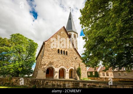 Evangelische Kirche Gustav Addolph in Pfaffen-Schwabenheim, Rheinhessen, Stockfoto