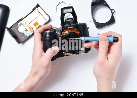 Hand-Reparatur-Bajonett an SLR-Kamera, oben Stockfoto