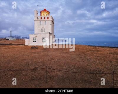 Leuchtturm, Vollmond, Mond, Panoramablick, Felsen, Vogelfelsen, Wolken, Wolkenturm, Halbinsel Stockfoto