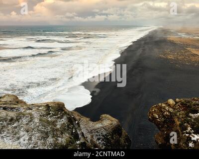 Leuchtturm, Panoramablick, Felsen, Vogelfelsen, Wolken, Wolkenturm, Halbinsel Stockfoto