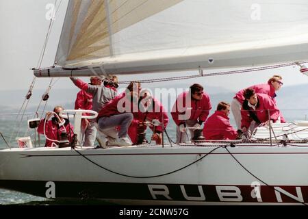 AJAXNETPHOTO. AUGUST 1989. WEST SOLENT, ENGLAND. - ADMIRAL'S CUP 1989 - 4. KÜSTENRENNEN - RUBIN II (GER) - SKIPPER JORN BOCK. FOTO:JONATHAN EASTLAND/AJAX REF:ADCR4 890108 190 Stockfoto