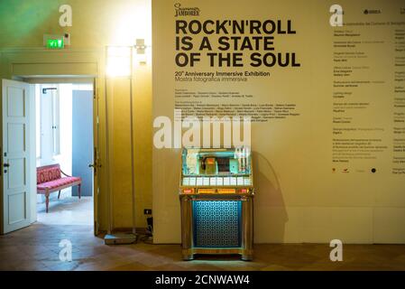 Fotoausstellung "Rock'n Roll ist ein Zustand der Seele", Palazzo del Duca, Senigallia, Provinz Ancona, Marken, Adria, Sommer Stockfoto