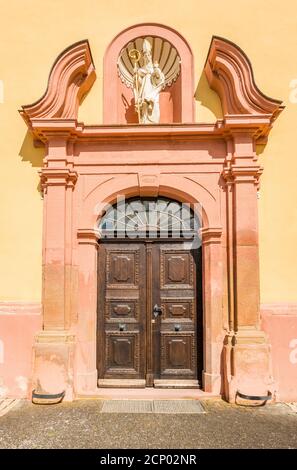 Klosteranlage in Pfaffen-Schwabenheim, Rheinhessen, Kulturgut nach Haager Konvention, Stockfoto