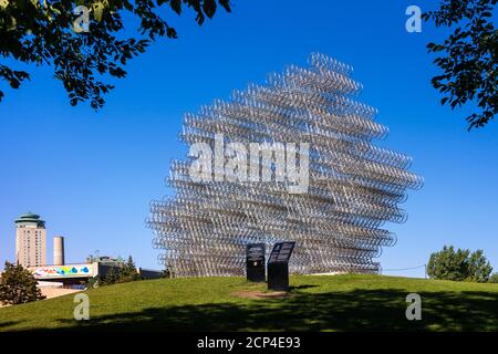 Forever Bicycles, eine Skulptur des chinesischen Künstlers Ai Weiwei in den Forks, Winnipeg, Manitoba, Kanada. Stockfoto