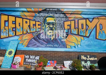Minneapolis MN, USA. September 2020. Cup Foods abgebildet als George Floyd Denkmal bleibt in Minneapolis, Minnesota am 18. September 2020. Kredit: Damairs Carter/Media Punch/Alamy Live Nachrichten Stockfoto
