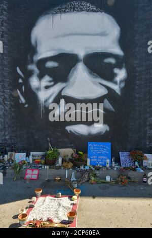 Minneapolis MN, USA. September 2020. Cup Foods abgebildet als George Floyd Denkmal bleibt in Minneapolis, Minnesota am 18. September 2020. Kredit: Damairs Carter/Media Punch/Alamy Live Nachrichten Stockfoto