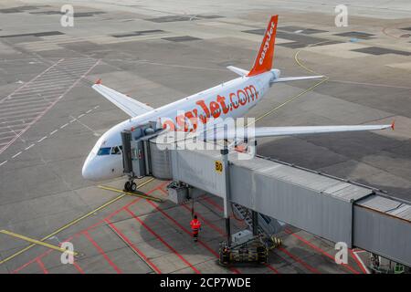 Düsseldorf, Nordrhein-Westfalen, Deutschland - easyJet Airplane, Duesseldorf International Airport, DUS Stockfoto