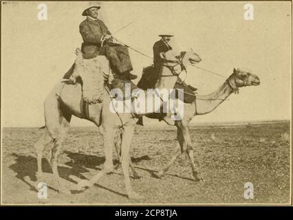 . Roosevelts Afrikareise; die Geschichte seines Lebens, die Reise von New York nach Mombasa, Und die Route durch das Herz Afrikas, einschließlich des großen Spiels und andere wilde Tiere, fremde Völker und Länder im Laufe seiner Reisen gefunden. Ve, abenteuerliche Geist des Menschen führt ihn unweigerlich in diese Richtung, Und Roosevelt hatte bei seiner Jagdexpedition, abgesehen von dem wissenschaftlichen Zweck, dem vom Urmenschen abgeleiteten Instinkt nachgegeben und dem nur wenige von uns entrinnen. i 3 cr; As-H O 2 B B M RE (B ^ rt !r» H O S CO M ti RE S RE = i» s » RE 2 oo 1 3-^3 r P o Stockfoto