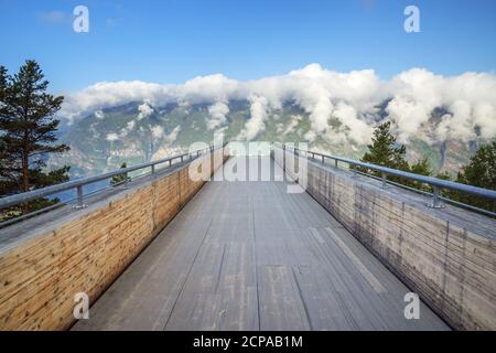 Stegastein Aussichtspunkt auf Aurlandsvegen am Aurlandsfjord, einem Zweig des Sognefjords, Aurlandsvangen, Sogn Og Fjordane, Norwegen Stockfoto