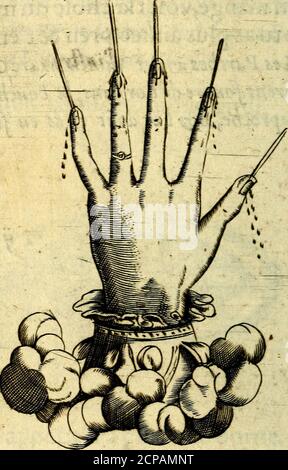 . Entwickelt Heroiques, et Embleme . Son appétit nja Point de Borne. La defirdonnee cupidité dauoir^ excefifine Ambition du Calife de Baldacgrand Pon-tife de la Loy Mocbemetique5 luy taufk mal-heureufinuarHaalon Prince des Tartares^layantprins prifonnier, le Voulut traiterfilon fis appétits 5 de manière quil luy fafoit . HERÔI QJV E S. Ijï 4f&gt;orter9 & Jeruir pour tout mets &gt; fur tabkforce Plats , &&lt;grans Vafes peins dor ^FINS lui donner autre chofe a Manger y lui faifantdire a toutefois quon leferyoit, tels mots:Tim mange3voicila chofe as du plus jou Stockfoto