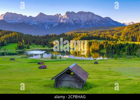 Geroldsee, auch Wagenbrüchsee, mit Karwendel, Krün, Werdenfelser Land, Oberbayern, Bayern, Deutschland, Europa Stockfoto