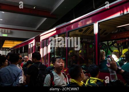 Straßenbahnhaltestelle auf Victoria Peak Hong Kong Stockfoto