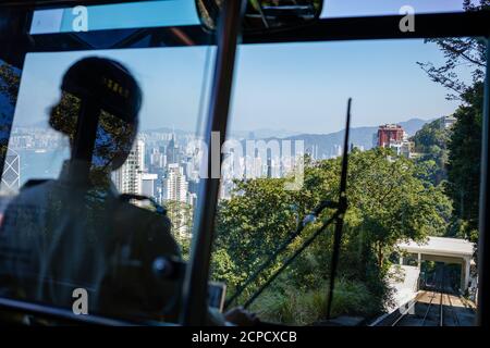 Straßenbahnfahrt vom Victoria Peak Hong Kong Stockfoto