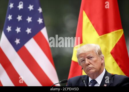 US-Präsident Donald J. Trump nimmt an einer Pressekonferenz im Präsidentenpalast in Hanoi, Vietnam, am 12. November 2017 Teil. REUTERS/Luong Thai Linh/Pool