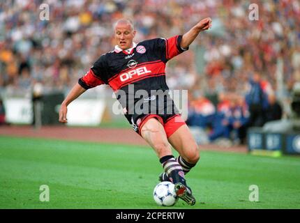 Olympiastadion Berlin Deutschland 16.5.1998, Fußball: DFB Pokal, Deutsches Pokalfinale, FC Bayern München (FCB, blau/rot) gegen MSV Duisburg (MSV, weiß/blau) 2:1 – Carsten JANCKER (FCB) Stockfoto