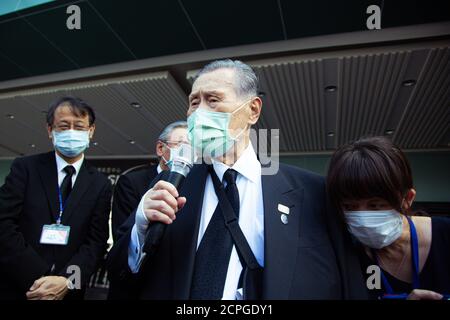 Taipeh, Taiwan. September 2020. Der ehemalige japanische Premierminister Yoshiro Mori spricht während der Pressekonferenz mit einer Gesichtsmaske.der ehemalige japanische Premierminister Yoshiro Mori beantwortet Fragen von Journalisten am Flughafen Taipei Songshan, bevor er Taiwan verlässt. Kredit: SOPA Images Limited/Alamy Live Nachrichten Stockfoto