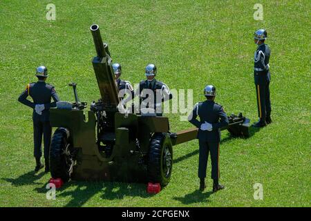 Taipeh, Taiwan. September 2020. 21-Gun Salute wird auf Lee Teng-huis Gedenkfeier abgefeuert.21-Gun Salute wurde auf einer offiziellen Gedenkfeier für den verstorbenen taiwanesischen Präsidenten Lee Teng-hui abgefeuert, der am 30. Juli 2020 verstorben ist. Kredit: SOPA Images Limited/Alamy Live Nachrichten Stockfoto