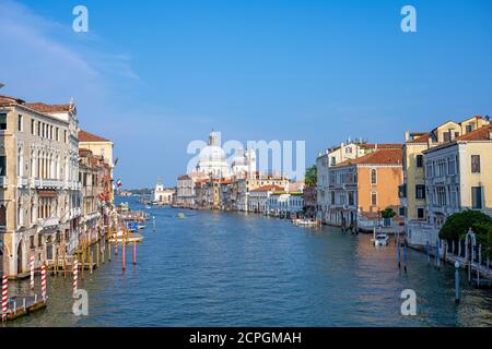 Der Canal Grande in Venedig an einem sonnigen Tag Stockfoto