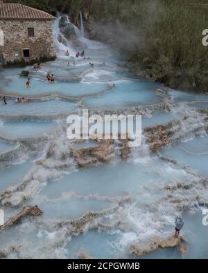 Luftbild, Kaskaden, natürliche Thermalbäder Saturnia, Manciano, Toskana, Italien, Europa Stockfoto