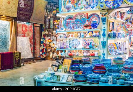 ISTANBUL - MÄRZ 14 2020: Der große Basar ist der berühmteste orientalische überdachte Markt der Welt. Istanbul, Türkei, Istanbul, Türkei Stockfoto