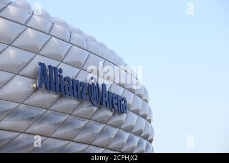 Stadt München München, Deutschland. 15. Sep, 2020. firo: 18.09.2020 Fuvuball, Fußball 1. Bundesliga, Saison 2020/2021 FC Bayern Mvºnchen München - FC Schalke 04 8: 0 Allianz Arena Auvuenansicht, Auvuen Quelle: dpa/Alamy Live News Stockfoto