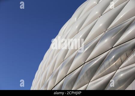 Stadt München München, Deutschland. 15. Sep, 2020. firo: 18.09.2020 Fuvuball, Fußball 1. Bundesliga, Saison 2020/2021 FC Bayern Mvºnchen München - FC Schalke 04 8: 0 Allianz Arena Auvuenansicht, Auvuen Quelle: dpa/Alamy Live News Stockfoto