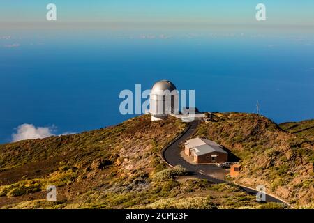 Blick von oben das Astrophysikalische Forschungszentrum von La Palma befindet sich Auf den Kanarischen Inseln Stockfoto