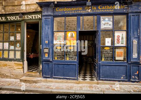 Bar in der Altstadt von Senlis Stockfoto