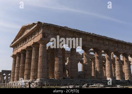 Der Tempel von Hera II an der archäologischen Stätte von Paestum, Kampanien, Italien. Stockfoto