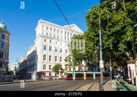 Wien / Wien, Kärntner Ring, Hotel Imperial, Karlskirche im Jahre 01. Altstadt, Österreich Stockfoto