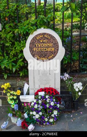 England, London, Westminster, St. James's, St. James Square, Yvonne Fletcher Gedenktafel Stockfoto