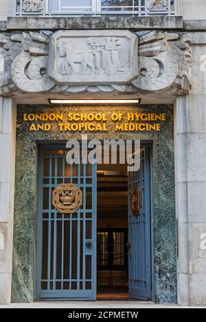 England, London, Westminster, Bloomsbury, Eintritt in die London School of Hygiene and Tropical Medicine Stockfoto