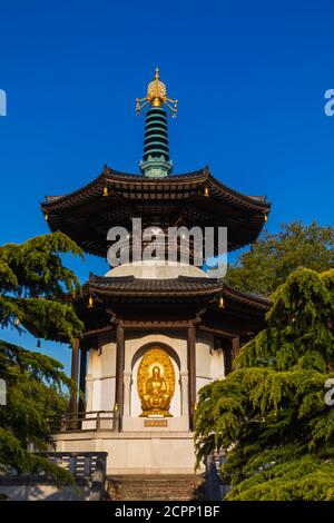 England, London, Wandsworth, Battersea, Battersea Park, London Peace Pagode Stockfoto