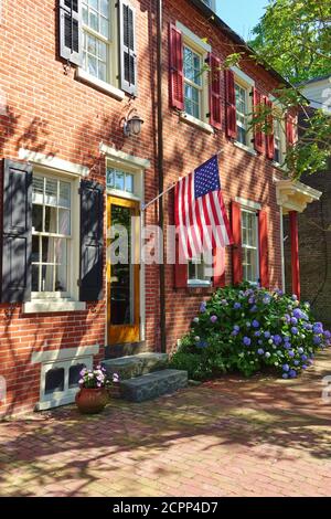 WILMINGTON, DE -13 JUN 2020- Blick auf historische Gebäude in der New Castle Gegend in Wilmington, Delaware, USA. Stockfoto