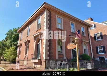 WILMINGTON, DE -13 JUN 2020- Blick auf historische Gebäude in der New Castle Gegend in Wilmington, Delaware, USA. Stockfoto