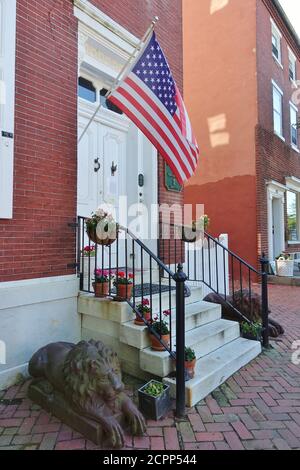 WILMINGTON, DE -13 JUN 2020- Blick auf historische Gebäude in der New Castle Gegend in Wilmington, Delaware, USA. Stockfoto