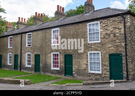 Reihe von Reihenhäusern auf der Lower Park Street in Cambridge, Cambridgeshire, Großbritannien. Stockfoto