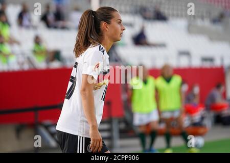 Essen, Deutschland. September 2020. Sara Däbritz (#13 Deutschland) während des Qualifikationsspiel der UEFA Women's European Championship zwischen Deutschland und der Republik Irland. Daniela Porcelli/SPP Quelle: SPP Sport Pressefoto. /Alamy Live Nachrichten Stockfoto