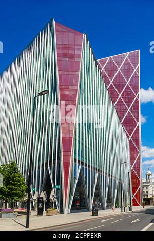 England, London, Westminster, Victoria, das Nova Building, wurde 2021 zum hässlichsten Gebäude Großbritanniens gekürt Stockfoto