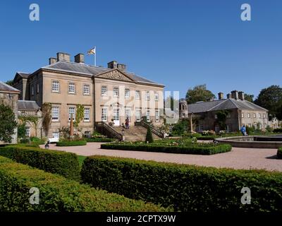 Dumfries House ist ein palladianisches Landhaus aus dem 18. Jahrhundert, entworfen von Robert und John Adams, in der Nähe von Cumnock in Ayrshire, Schottland. VEREINIGTES KÖNIGREICH Stockfoto