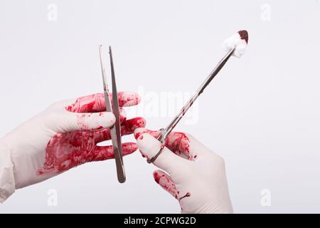 Sterile chirurgische Versorgung mit weißem Hintergrund Stockfoto