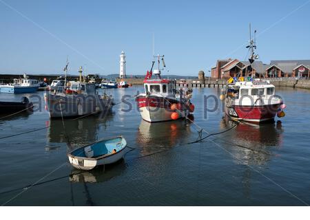 Edinburgh, Schottland, Großbritannien. September 2020. Warmer und sonniger Spätnachmittag im Hafen von Newhaven. Kredit: Craig Brown/Alamy Live Nachrichten Stockfoto